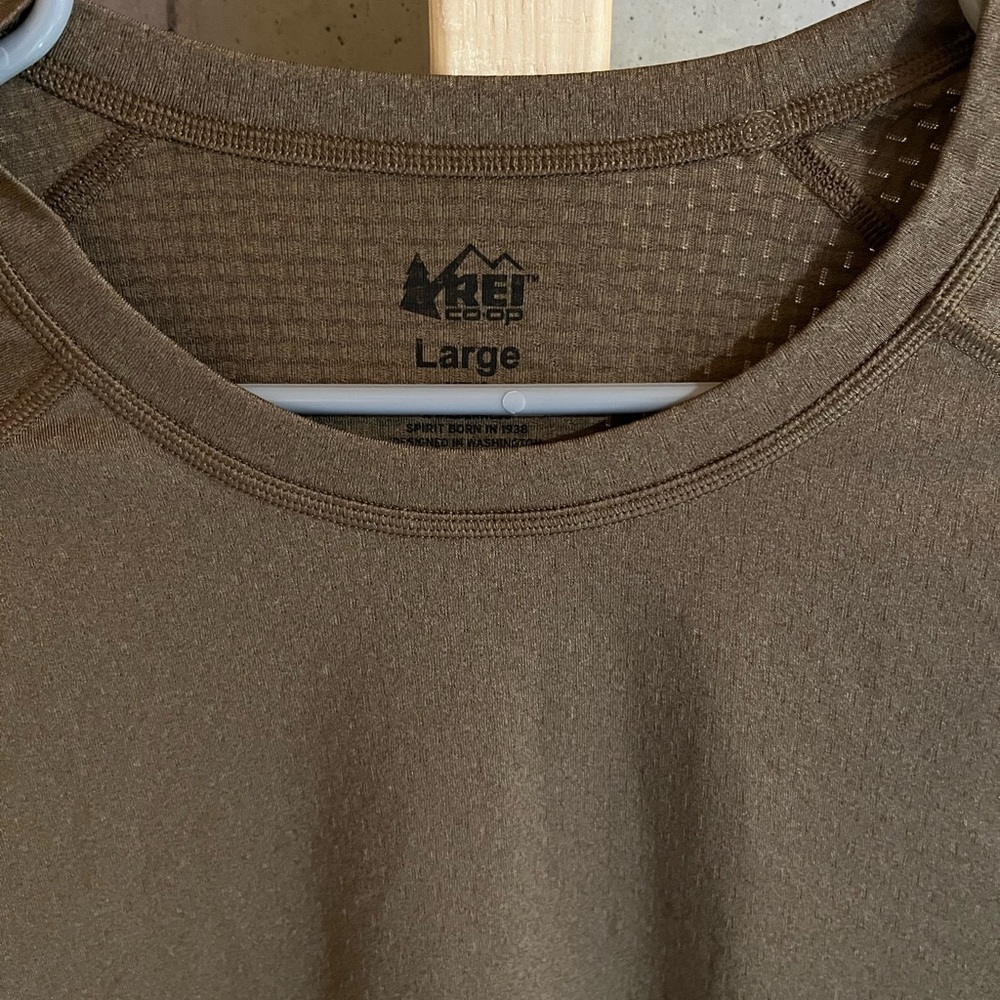 REI Co-Op Lightweight L/S Base Layer Men’s Large - Picture 2 of 3